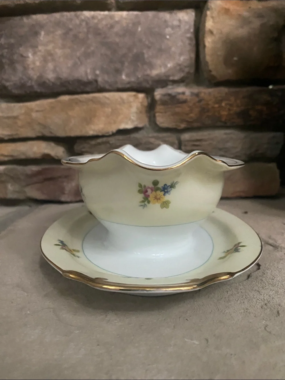 Vintage hand painted Transor Ware Japan gravy boat with attached underplot